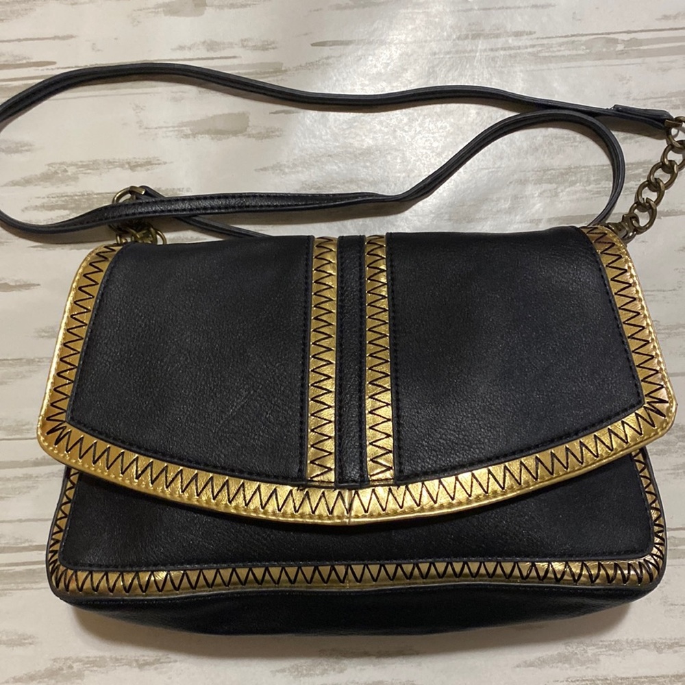 Jessica Simpson black and gold purse